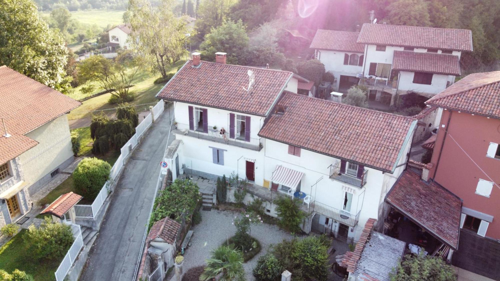 La Casa Di Pietro Hotel Cerrione Bagian luar foto